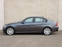 BMW 3-Serie 320i Ori NL NAP Leder Stoelverw Trekhaak AllSeason 17''