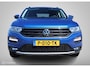 Volkswagen T-Roc TSI 110 PK H6 Style Navigatie|Stoelverw|Adaptive Cruise|DonkerGlas|Chroom|Clima|DAB|PDC V+A