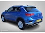 Volkswagen T-Roc TSI 110 PK H6 Style Navigatie Stoelverw DonkerGlas Chroom Clima