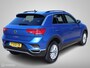 Volkswagen T-Roc TSI 110 PK H6 Style Navigatie Stoelverw DonkerGlas Chroom Clima