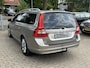 Volvo V70 2.5T 200pk Summum Xenon Bluetooth BTW voordeel €700,-