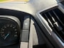 Ford Transit 350 2.0 TDCI L3H2 AUTOMAAT - Camera - Voorruitverw - Airco - Trekhaak - drie zitplaatsen - APPLE CARPLAY