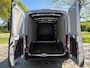 Ford Transit 350 2.0 TDCI L3H2 AUTOMAAT - Camera - Voorruitverw - Airco - Trekhaak - drie zitplaatsen - APPLE CARPLAY