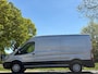Ford Transit 350 2.0 TDCI L3H2 AUTOMAAT - Camera - Voorruitverw - Airco - Trekhaak - drie zitplaatsen - APPLE CARPLAY
