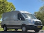 Ford Transit 350 2.0 TDCI L3H2 AUTOMAAT - Camera - Voorruitverw - Airco - Trekhaak - drie zitplaatsen - APPLE CARPLAY