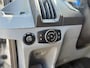 Ford Transit 350 2.0 TDCI L3H2 AUTOMAAT - Camera - Voorruitverw - Airco - Trekhaak - drie zitplaatsen - APPLE CARPLAY
