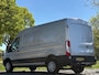 Ford Transit 350 2.0 TDCI L3H2 AUTOMAAT - Camera - Voorruitverw - Airco - Trekhaak - drie zitplaatsen - APPLE CARPLAY