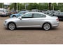 Volkswagen Passat 1.4 TSI GTE Connected Series / Trekhaak / CarPlay / Navigatie / Parkeerhlp V+A / 17'' / DAB / Cruise Control