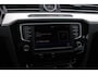 Volkswagen Passat 1.4 TSI GTE Connected Series / Trekhaak / CarPlay / Navigatie / Parkeerhlp V+A / 17'' / DAB / Cruise Control
