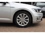 Volkswagen Passat 1.4 TSI GTE Connected Series / Trekhaak / CarPlay / Navigatie / Parkeerhlp V+A / 17'' / DAB / Cruise Control