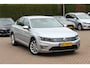 Volkswagen Passat 1.4 TSI GTE Connected Series / Trekhaak / CarPlay / Navigatie / Parkeerhlp V+A / 17'' / DAB / Cruise Control