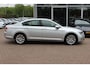 Volkswagen Passat 1.4 TSI GTE Connected Series / Trekhaak / CarPlay / Navigatie / Parkeerhlp V+A / 17'' / DAB / Cruise Control