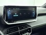 Peugeot e-2008 EV GT Pack 50 kWh | Alcantara Bekleding met Elektrisch verstelbare bestuurdersstoel | Camera | Accu 99% | CarPlay | Stoelverwarming | Adaptieve Cruise Control | Keyless Entry/Start | Warmtepomp