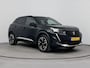 Peugeot e-2008 EV GT Pack 50 kWh | Alcantara Bekleding met Elektrisch verstelbare bestuurdersstoel | Camera | Accu 99% | CarPlay | Stoelverwarming | Adaptieve Cruise Control | Keyless Entry/Start | Warmtepomp