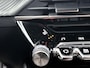Peugeot e-2008 EV GT Pack 50 kWh | Alcantara Bekleding met Elektrisch verstelbare bestuurdersstoel | Camera | Accu 99% | CarPlay | Stoelverwarming | Adaptieve Cruise Control | Keyless Entry/Start | Warmtepomp