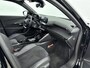 Peugeot e-2008 EV GT Pack 50 kWh | Alcantara Bekleding met Elektrisch verstelbare bestuurdersstoel | Camera | Accu 99% | CarPlay | Stoelverwarming | Adaptieve Cruise Control | Keyless Entry/Start | Warmtepomp
