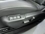 Peugeot e-2008 EV GT Pack 50 kWh | Alcantara Bekleding met Elektrisch verstelbare bestuurdersstoel | Camera | Accu 99% | CarPlay | Stoelverwarming | Adaptieve Cruise Control | Keyless Entry/Start | Warmtepomp