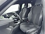 Peugeot e-2008 EV GT Pack 50 kWh | Alcantara Bekleding met Elektrisch verstelbare bestuurdersstoel | Camera | Accu 99% | CarPlay | Stoelverwarming | Adaptieve Cruise Control | Keyless Entry/Start | Warmtepomp