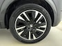 Peugeot e-2008 EV GT Pack 50 kWh | Alcantara Bekleding met Elektrisch verstelbare bestuurdersstoel | Camera | Accu 99% | CarPlay | Stoelverwarming | Adaptieve Cruise Control | Keyless Entry/Start | Warmtepomp