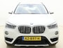 BMW X1 xDrive25i X-Line -Uniek! 1e Eigenaar! Dealeronderhouden! -Pano Dak -HeadUp -Trekhaak -Park Assist -LED Koplampen Uitgebreid -Navigatie Plus