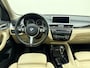 BMW X1 xDrive25i X-Line -Uniek! 1e Eigenaar! Dealeronderhouden! -Pano Dak -HeadUp -Trekhaak -Park Assist -LED Koplampen Uitgebreid -Navigatie Plus