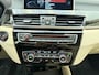 BMW X1 xDrive25i X-Line -Uniek! 1e Eigenaar! Dealeronderhouden! -Pano Dak -HeadUp -Trekhaak -Park Assist -LED Koplampen Uitgebreid -Navigatie Plus