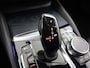 BMW 5-Serie 530i High Executive | M-Pakket | Schuif/Kanteldak | Stuur/Stoelverwarming | Comfortstoelen Ele.verstelbaar + Geheugen | 360 Camera | DAB | Apple CarPlay/Android Auto | Adaptieve Cruise Control | Harman/Kardon | HUD | Laser Licht |
