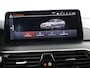 BMW 5-Serie 530i High Executive | M-Pakket | Schuif/Kanteldak | Stuur/Stoelverwarming | Comfortstoelen Ele.verstelbaar + Geheugen | 360 Camera | DAB | Apple CarPlay/Android Auto | Adaptieve Cruise Control | Harman/Kardon | HUD | Laser Licht |