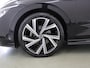 Volkswagen Golf 1.5 eTSI R-Line Business | Panoramadak | Sportstoelen | Virtual Cockpit | Navigatie | Camera | DAB | Apple CarPlay/Android auto | Sfeerverlichting | Stuurverwarming | Adaptieve Cruise Control | Harman/Kardon |