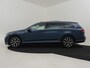 Volkswagen Passat Variant GTE Business 218pk | Panorama dak | Dodehoekdetectie | Achteruitrijcamera  | Navigatie | Adaptief cruise control | App connect | Stoelverwarming | 17"LMV