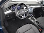 Volkswagen Passat Variant GTE Business 218pk | Panorama dak | Dodehoekdetectie | Achteruitrijcamera  | Navigatie | Adaptief cruise control | App connect | Stoelverwarming | 17"LMV