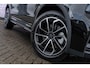 Lynk & Co 01 1.5 Core Plug-in Hybrid | Elegante SUV met 1.800 kg trekvermogen | Afneembare trekhaak | Nieuw model | LM velgen 19 inch | Adaptive Cruise Control | Premium Audio Systeem | Apple Carplay/Android Auto | Stoelverwarming | Achteruitrijcamera | Keyless Entry