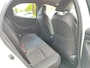 Toyota Yaris 1.5 Hybrid EXECUTIVE STOELVERW HEAD-UP PARK-SENSOREN BLIND SPOT 17'' LM-VELGEN NAVI CLIMA BI-TONE LEER/STOF LED APPLE/ADROID