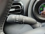Toyota Yaris 1.5 Hybrid EXECUTIVE STOELVERW HEAD-UP PARK-SENSOREN BLIND SPOT 17'' LM-VELGEN NAVI CLIMA BI-TONE LEER/STOF LED APPLE/ADROID