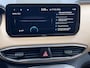 Hyundai Santa Fe 1.6 T-GDI PHEV 5p Premium Plus Sky / Fabrieksgarantie tot 11-2026 / 1.350 kg trekgewicht / Pano schuifdak / Leder / HUD / Camera 360° / Stuur-, stoel- en achterbankverwarming / Stoelventilatie / Apple Carplay Android / Winterwielen inclusief /