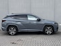 Hyundai Tucson 1.6 T-GDI PHEV N Line Edition 4WD / Fabrieksgarantie tot 03-2027 / Dealer onderhouden / Automaat / 1.350kg afn. trekhaak / Elektrische klep / Camera / Stuur- & stoelverwarming / Navigatie / Apple Carplay Android / 19" LM wielen /