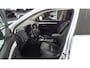 Mitsubishi Outlander 2.0 PHEV Limited Edition X-Line: 4wd, leder bekleding, privacy glas, 4 season banden, electrisch verstelbare bestuurderstoel, stuurflippers, airco, keyless entry , cruise c, achtercamera