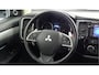 Mitsubishi Outlander 2.0 PHEV Limited Edition X-Line: 4wd, leder bekleding, privacy glas, 4 season banden, electrisch verstelbare bestuurderstoel, stuurflippers, airco, keyless entry , cruise c, achtercamera