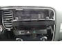 Mitsubishi Outlander 2.0 PHEV Limited Edition X-Line: 4wd, leder bekleding, privacy glas, 4 season banden, electrisch verstelbare bestuurderstoel, stuurflippers, airco, keyless entry , cruise c, achtercamera