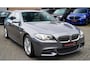 BMW 5-Serie Touring 528i High Executive | Stand Kachel | Softclose | M pakket | Achterbank verwarming | Memory | Camera