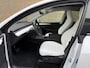 Tesla Model Y Long Range AWD 75 kWh | 92% SOH | Panoramadak | Lederen bekleding | Autopilot | Navigatie | Camera | Elektrische achterklep | LED | DAB | Keyless | 20 inch velgen | Stoel&stuurverwarming | Warmtepomp