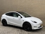 Tesla Model Y Long Range AWD 75 kWh | 92% SOH | Panoramadak | Lederen bekleding | Autopilot | Navigatie | Camera | Elektrische achterklep | LED | DAB | Keyless | 20 inch velgen | Stoel&stuurverwarming | Warmtepomp