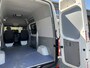 Volkswagen Crafter 35 2.0 TDI L2H2 Ideaal Camper!! Airco Cruise controle Draaistoel Telefoonverbinding Ruiten Werkverlichting Parkeersensoren achter Ideaal ombouw camper Achter Airco Euro 5 Bpm vrij voor particulier gebruik !!