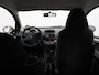 Peugeot 107 1.0-12V XR AIRCO CENTVERGR ELECRAAM AUDIO AUX EN USB Op zoek naar een betaalbare en zuinige auto? Deze Peugeot 107 1.0-12V XR uit 2009 is een ideale keuze!  Dankzij het compacte formaat is hij perfect voor in de stad en makkelijk te parkeren. D