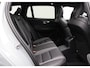 Volvo V60 T8 455PK Plug-in hybrid AWD Plus Dark / Harman Kardon / Elektrische Stoelen / Stoel+Stuurverwarming / Keyless / Getint Glas / Sportstoelen /