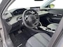 Peugeot e-208 EV Allure Avantage 51 kWh | Warmtepomp | 360 camera | Navi | Carplay | Dodehoekdetectie |