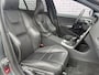 Volvo V60 2.0 T4 Business Sport | Trekhaak | 190 PK! | Bi Xenon| Schuif kantel dak | Lederen bekleding | achteruit rij camera | Keyless entry | Standkachel | Getint glas | verwarmde voorstoelen |