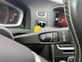 Volvo V60 2.0 T4 Business Sport | Trekhaak | 190 PK! | Bi Xenon| Schuif kantel dak | Lederen bekleding | achteruit rij camera | Keyless entry | Standkachel | Getint glas | verwarmde voorstoelen |