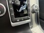 Volvo V60 2.0 T4 Business Sport | Trekhaak | 190 PK! | Bi Xenon| Schuif kantel dak | Lederen bekleding | achteruit rij camera | Keyless entry | Standkachel | Getint glas | verwarmde voorstoelen |