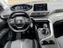 Peugeot 3008 Benzine 130 Pk Luxe Allure * Trekhaak * 1/2 Lederen Interieur * L.M. Velgen & Michelin banden * Stoelverwarming * Parkeersensoren voor- en achterzijde * Vingerhoets; Vierde Generatie Eersteklas Service. Al meer dan 100 jaar een begrip in de Brabantse Kempen.